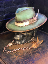 Load image into Gallery viewer, Vintage Rare Custom hat , &quot;verde speranza “
